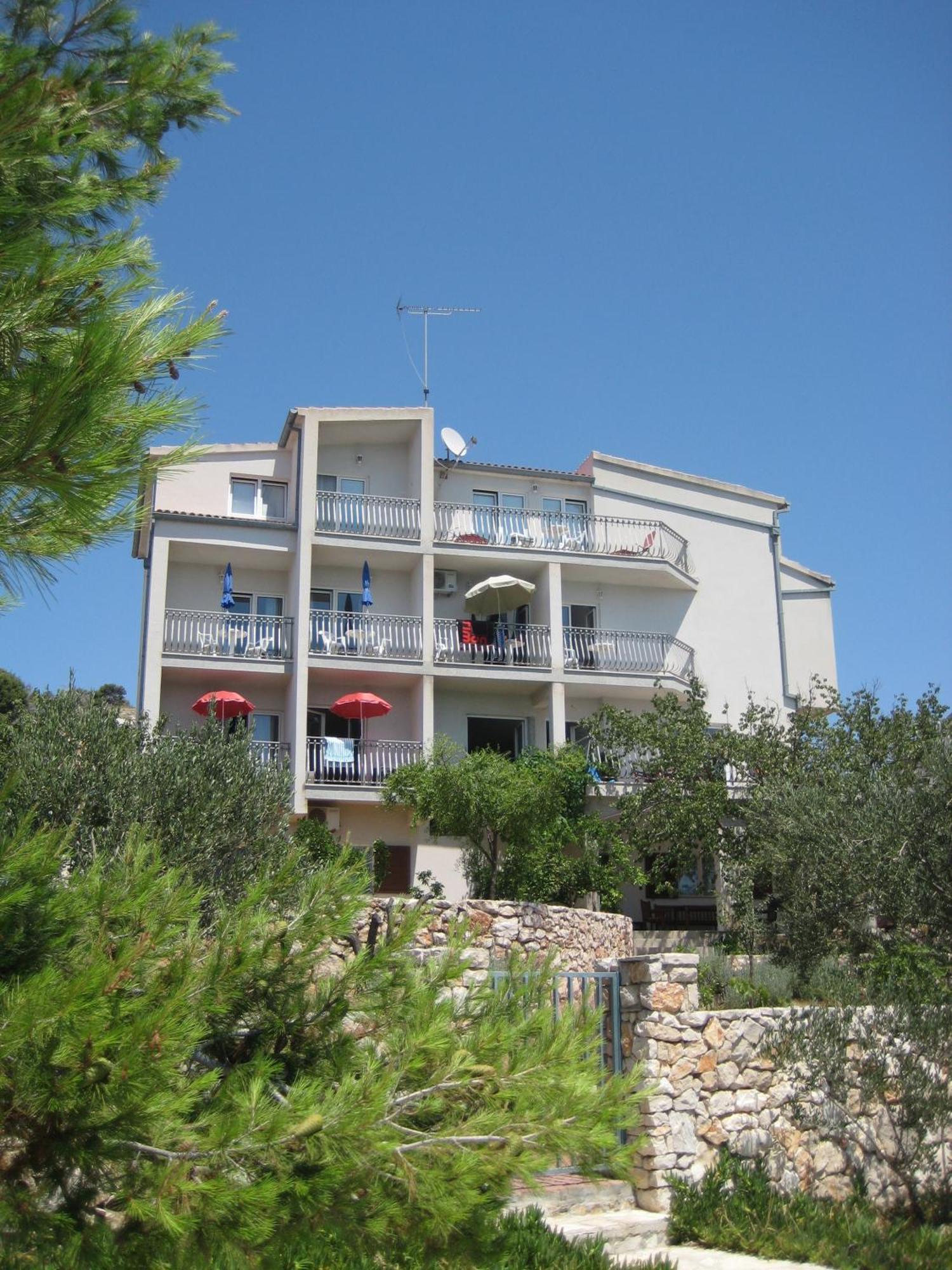 Apartments Pralija Mile Zaboric Exteriör bild